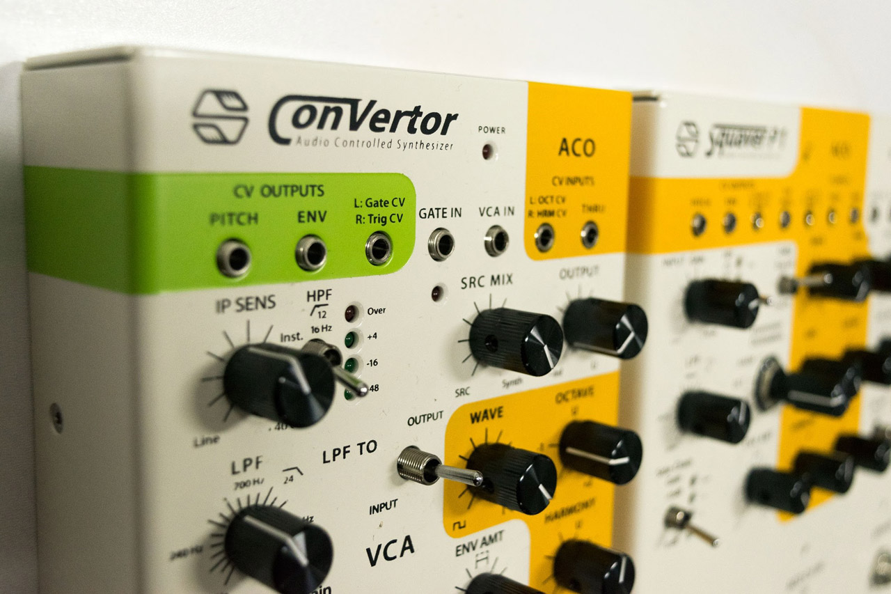 Sonicsmith ConVertor control voltage CV Outputs und Synth-Panel